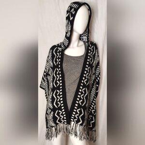 Love & Liberty Hooded  Sweater Poncho Cardigan w/ Fringe Winter Sz Small